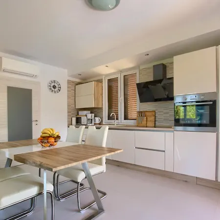 Holiday home Krase Only 300m From Sea