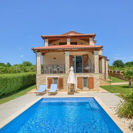 Krase Only 300m From Sea Medolino