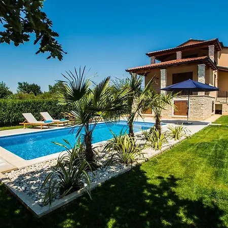 Holiday home Krase Only 300m From Sea